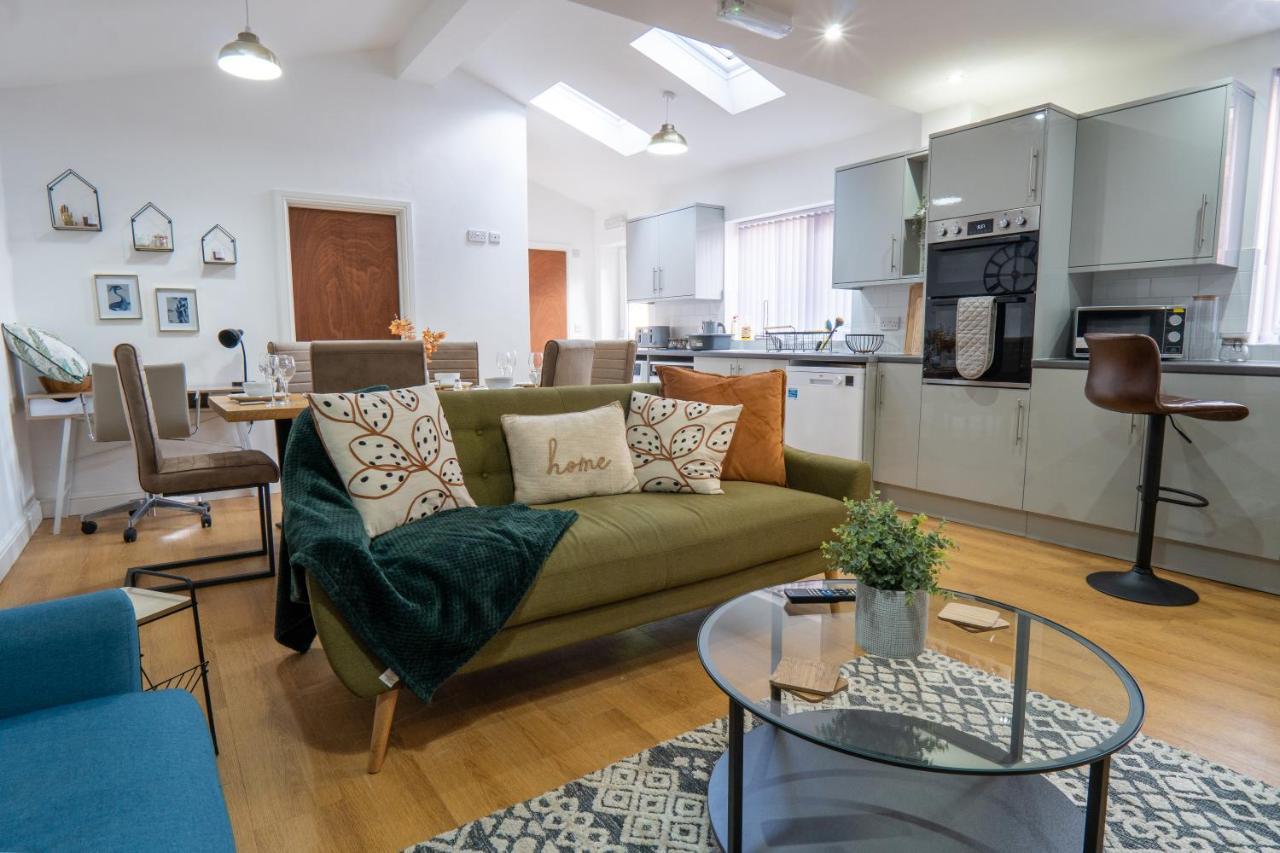Heartland House, 7 Spacious Bedrooms Sleeps 4 Plus, Near Nec, Jlr,Bhx เบอร์มิงแฮม ภายนอก รูปภาพ