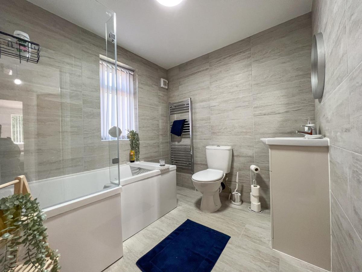 Heartland House, 7 Spacious Bedrooms Sleeps 4 Plus, Near Nec, Jlr,Bhx เบอร์มิงแฮม ภายนอก รูปภาพ