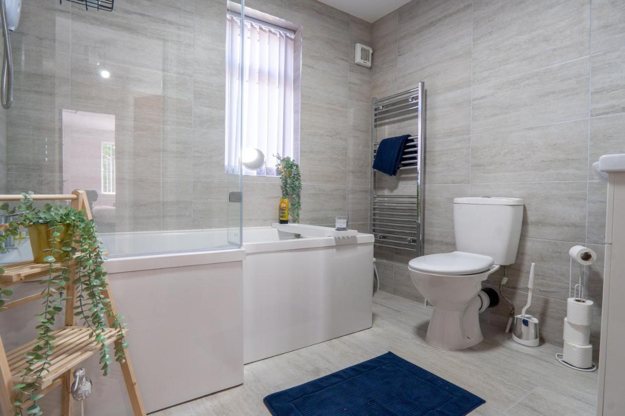 Heartland House, 7 Spacious Bedrooms Sleeps 4 Plus, Near Nec, Jlr,Bhx เบอร์มิงแฮม ภายนอก รูปภาพ